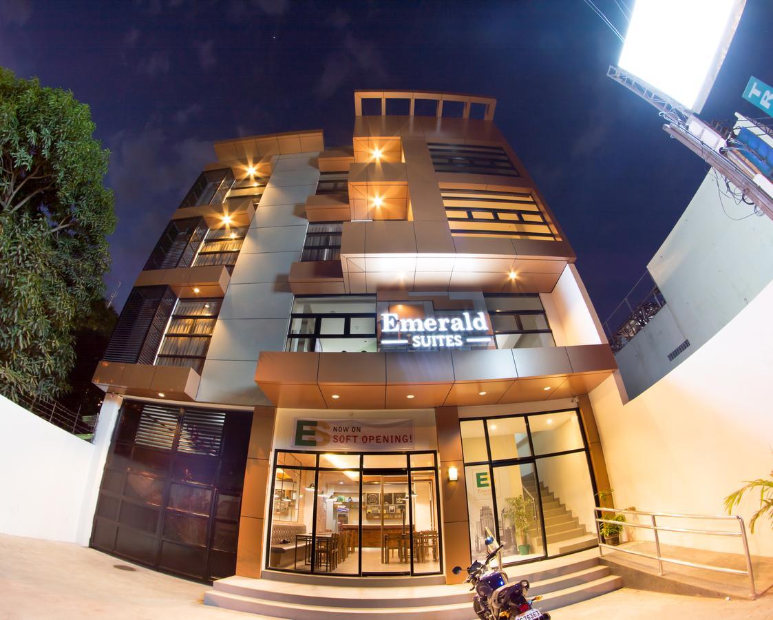 Emerald Suites Cdo Cagayan de Oro Bagian luar foto