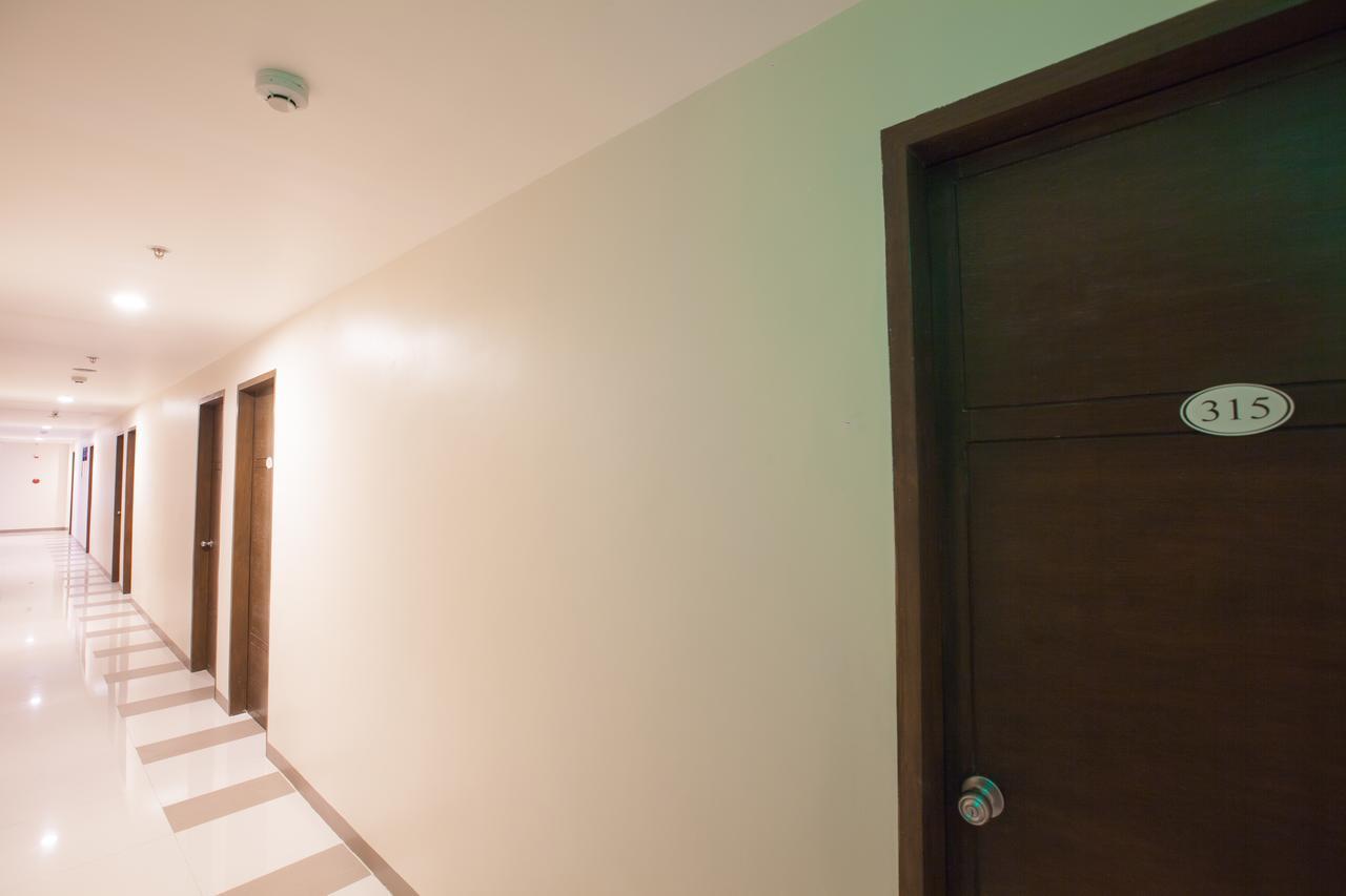 Emerald Suites Cdo Cagayan de Oro Bagian luar foto