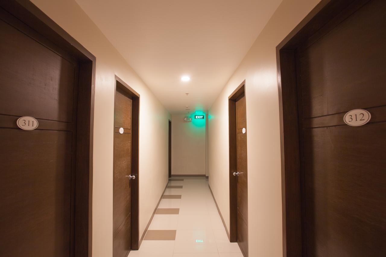 Emerald Suites Cdo Cagayan de Oro Bagian luar foto